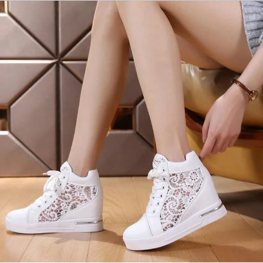 Women Wedge Platform Sneakers Rubber Brogue Leather High heels Lace Up Shoes Pointed Toe Height Increasing Creepers White Silver