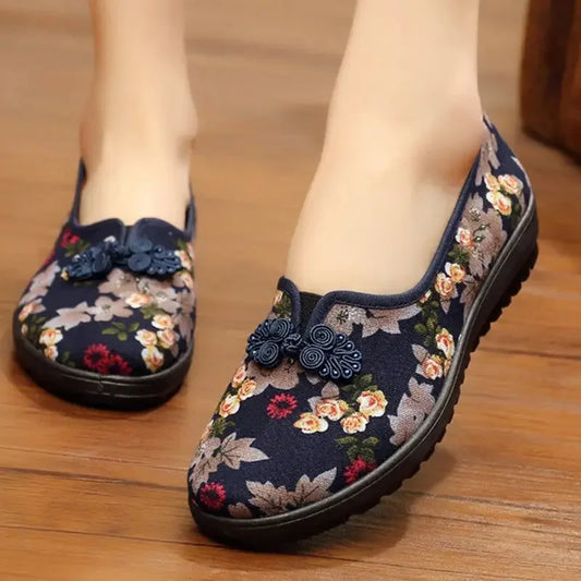 Women's Ethnic Embroidered Flats Soft Bottom Non-Slip Middle-aged Flat Mom Shoes Female Old Beijing Cloth Shoes